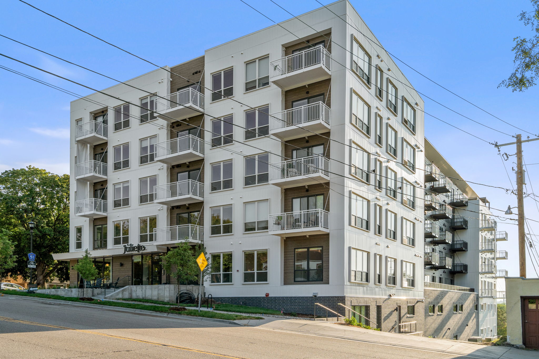 4-web-or-mls-470 Lexington Pkwy-4