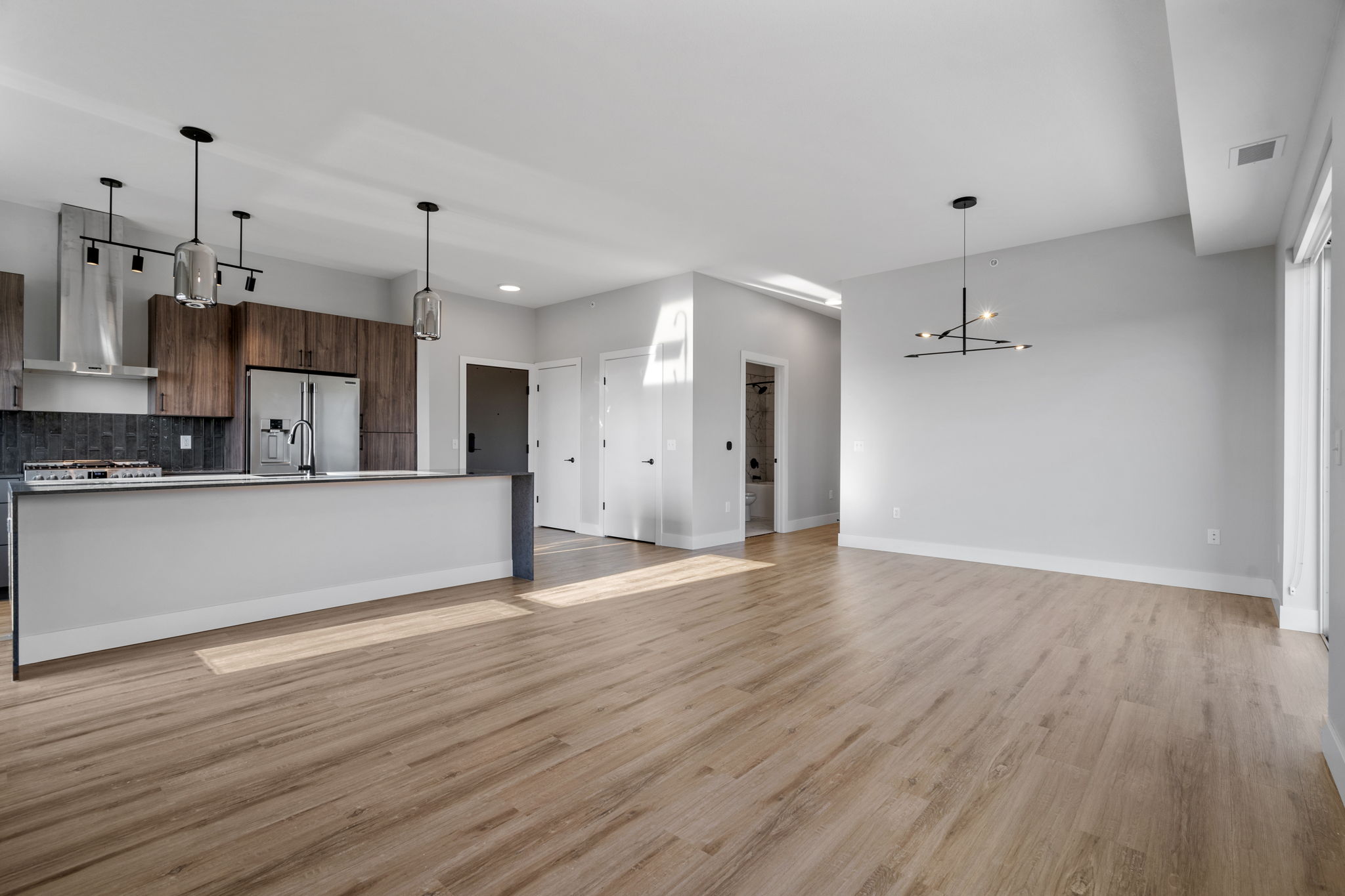 63-web-or-mls-470 Lexington Pkwy-63