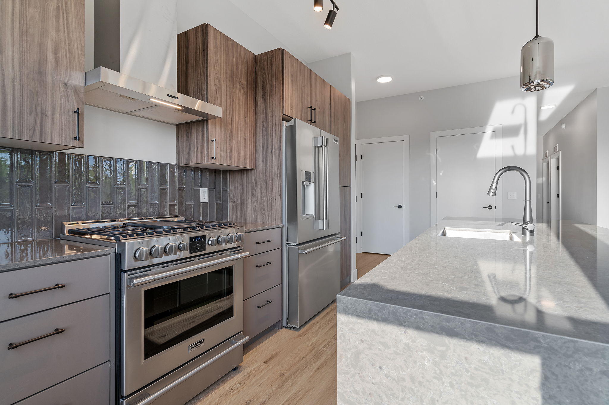 59-web-or-mls-470 Lexington Pkwy-59