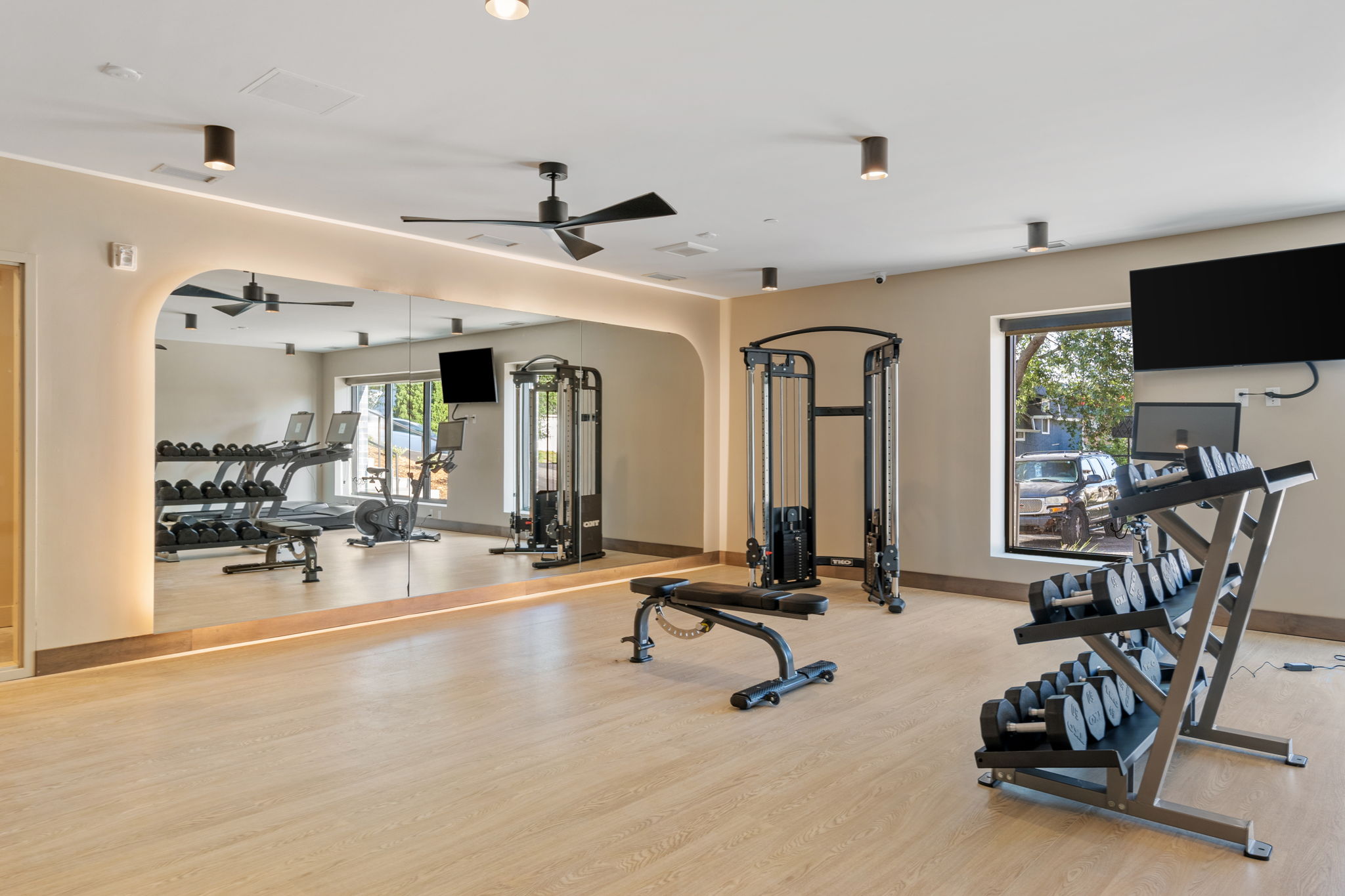 49-web-or-mls-470 Lexington Pkwy-49