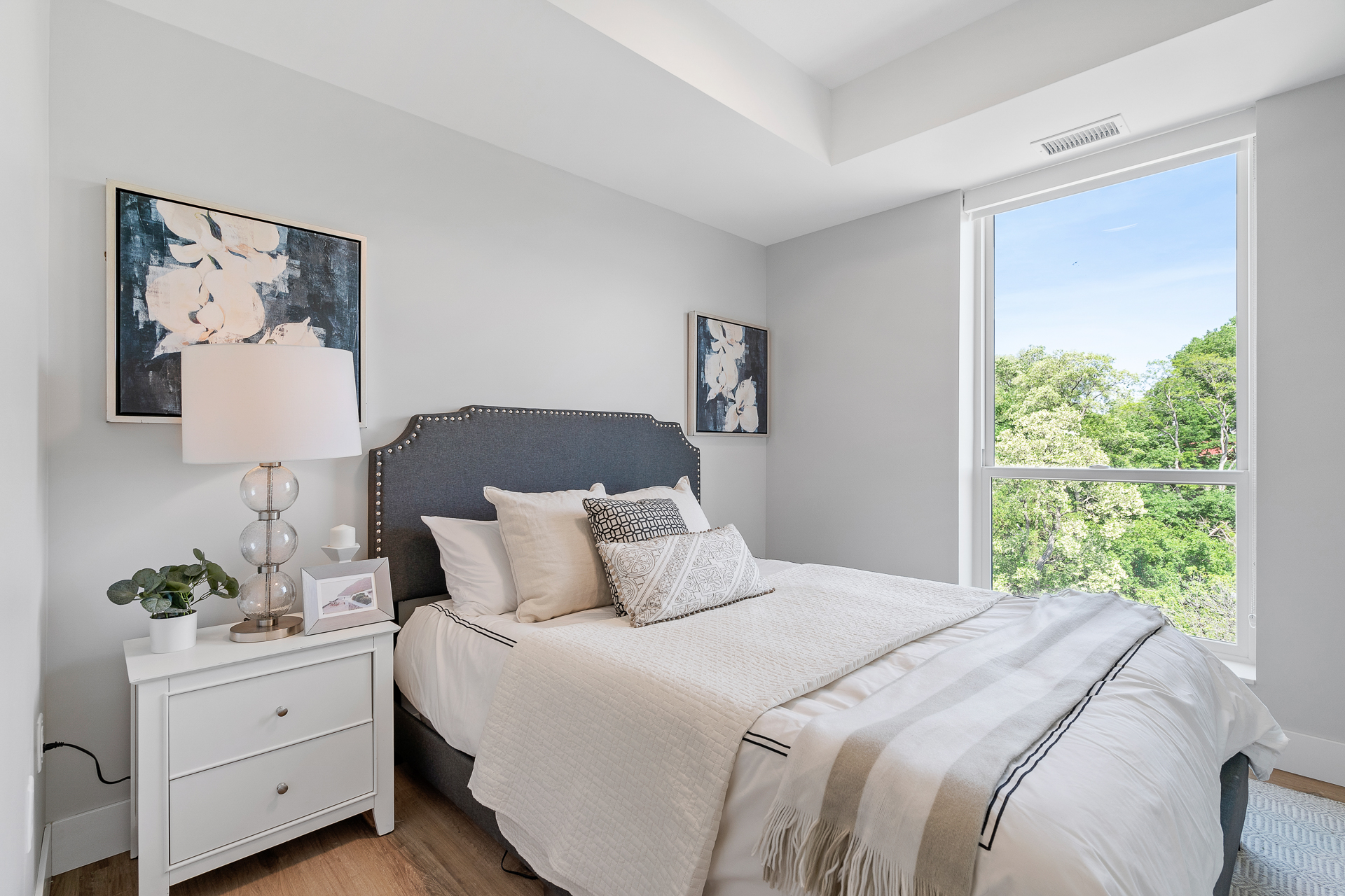 470 Lexington Pkwy S Web-8