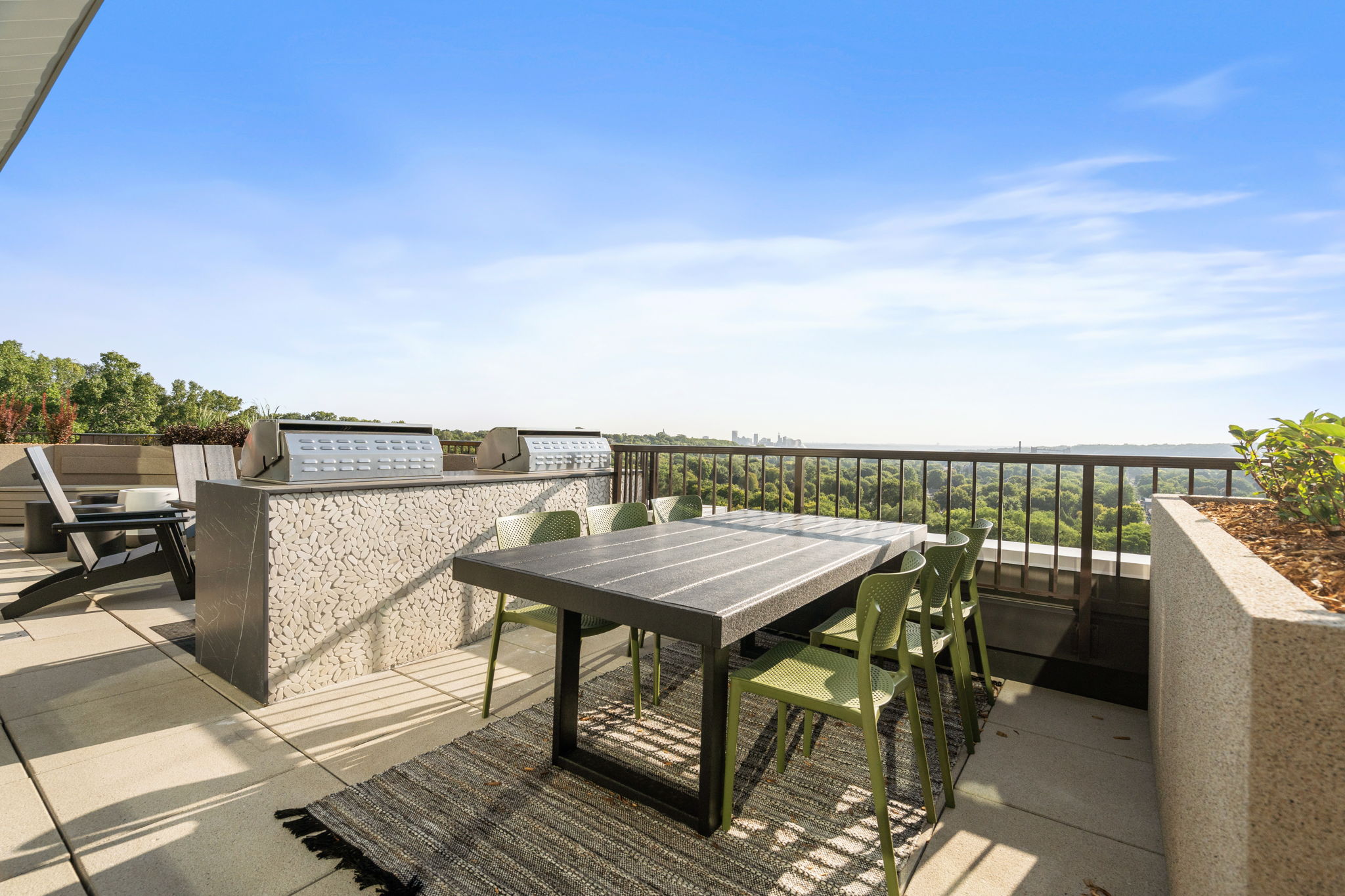 37-web-or-mls-470 Lexington Pkwy-37