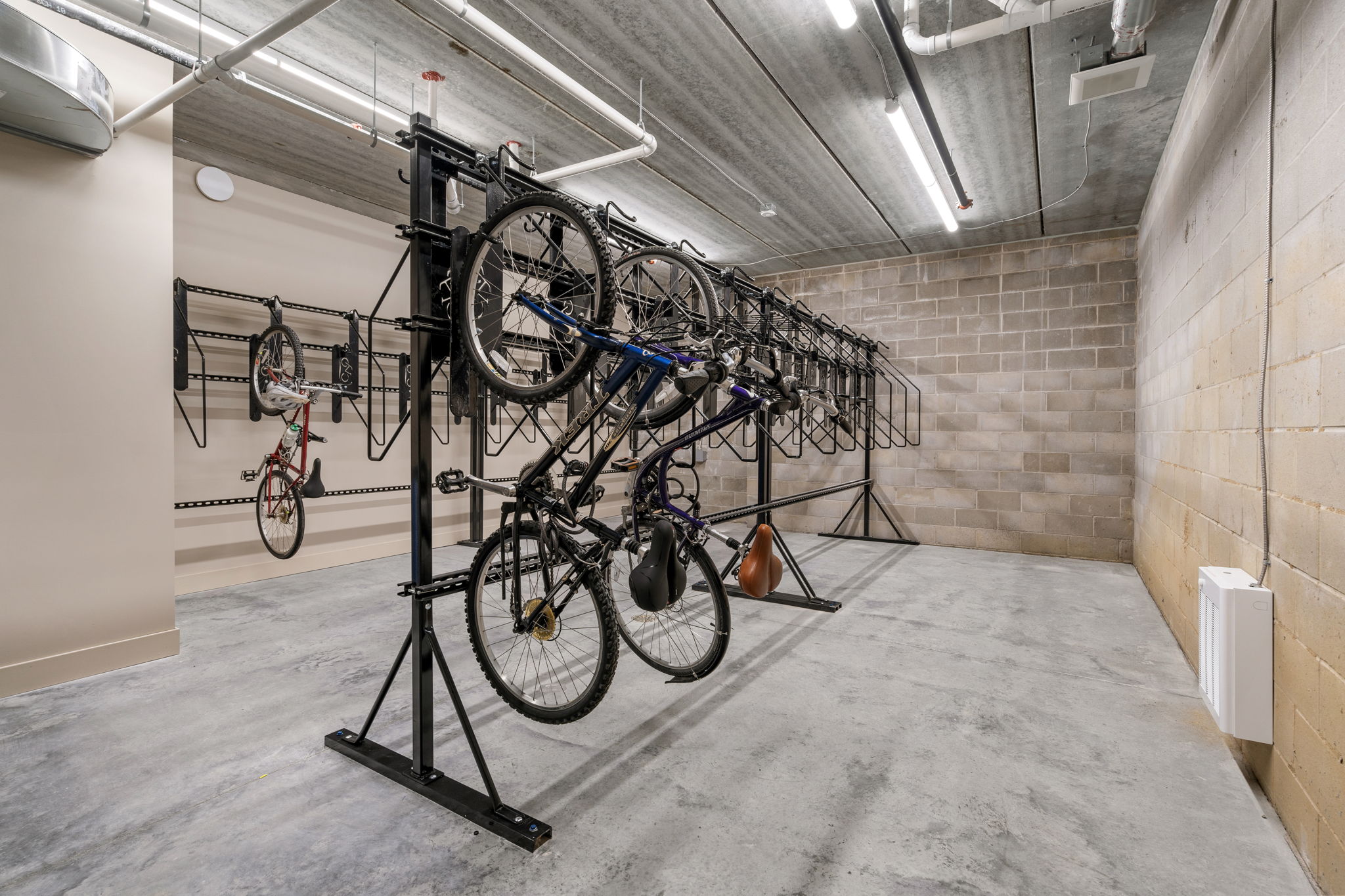 53-web-or-mls-470 Lexington Pkwy-53