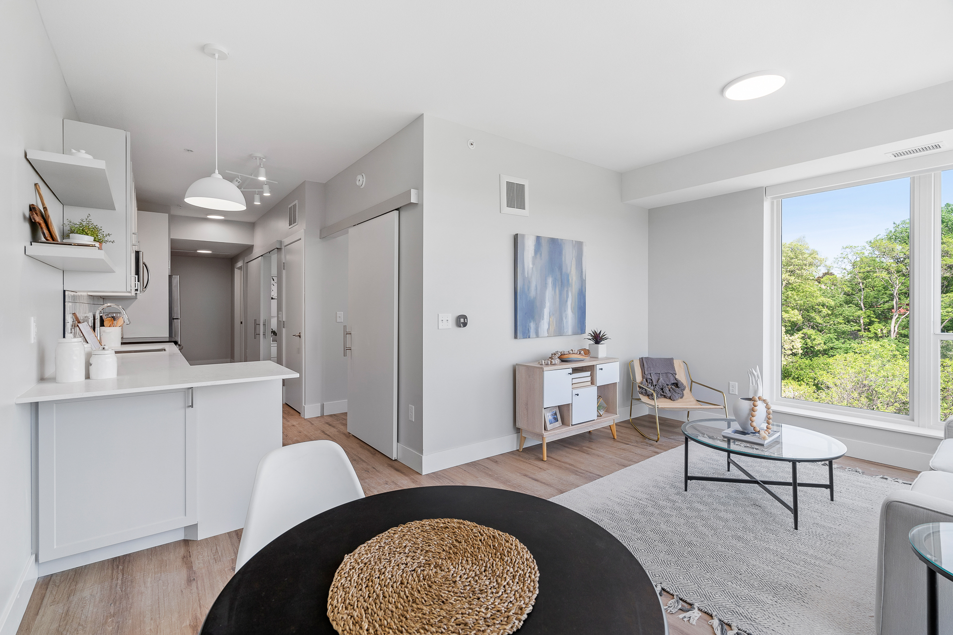 470 Lexington Pkwy S Web-6