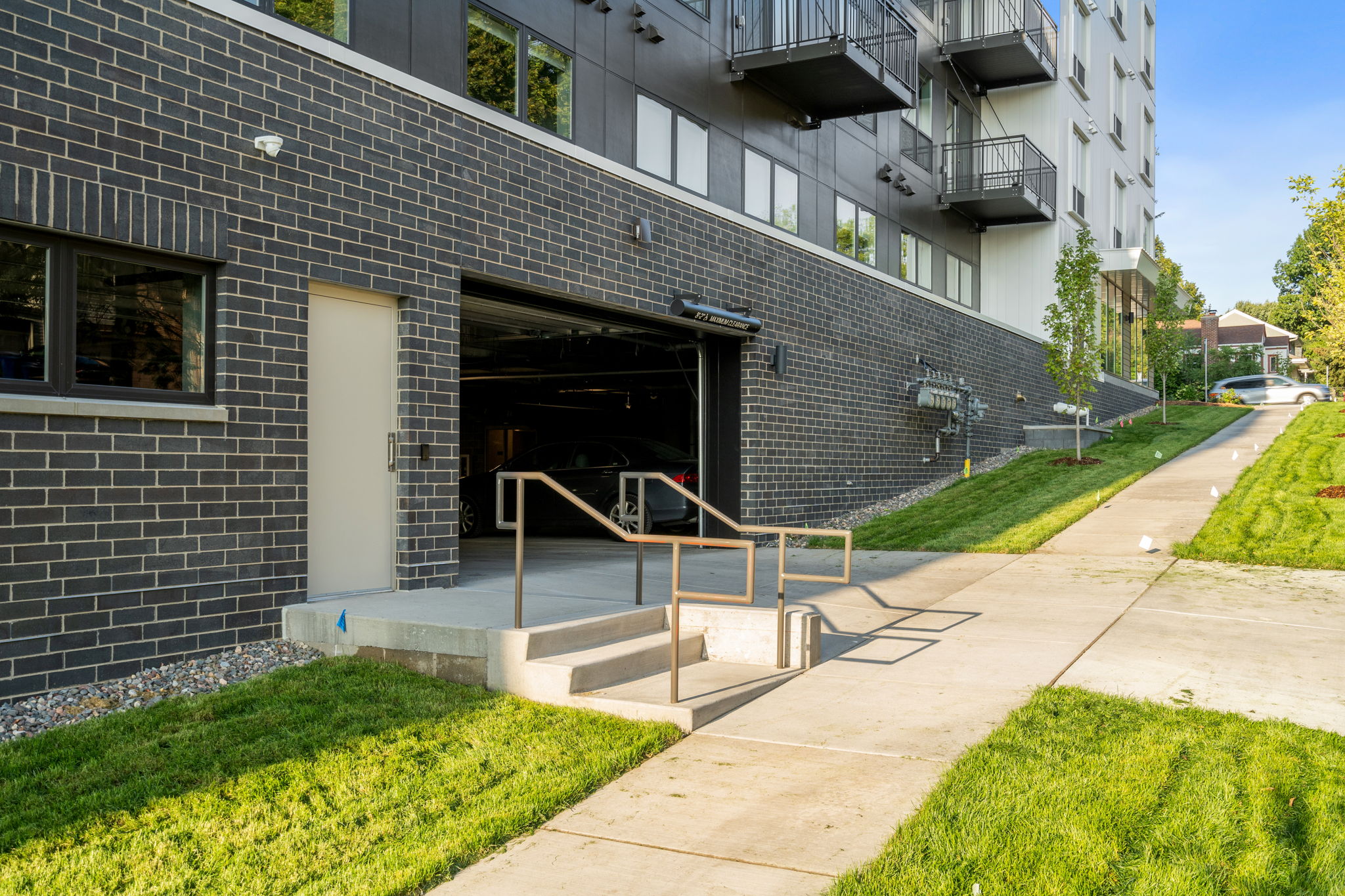 8-web-or-mls-470 Lexington Pkwy-8