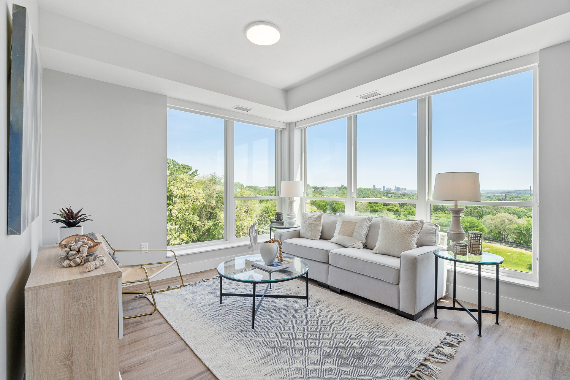 470 Lexington Pkwy S Web-4