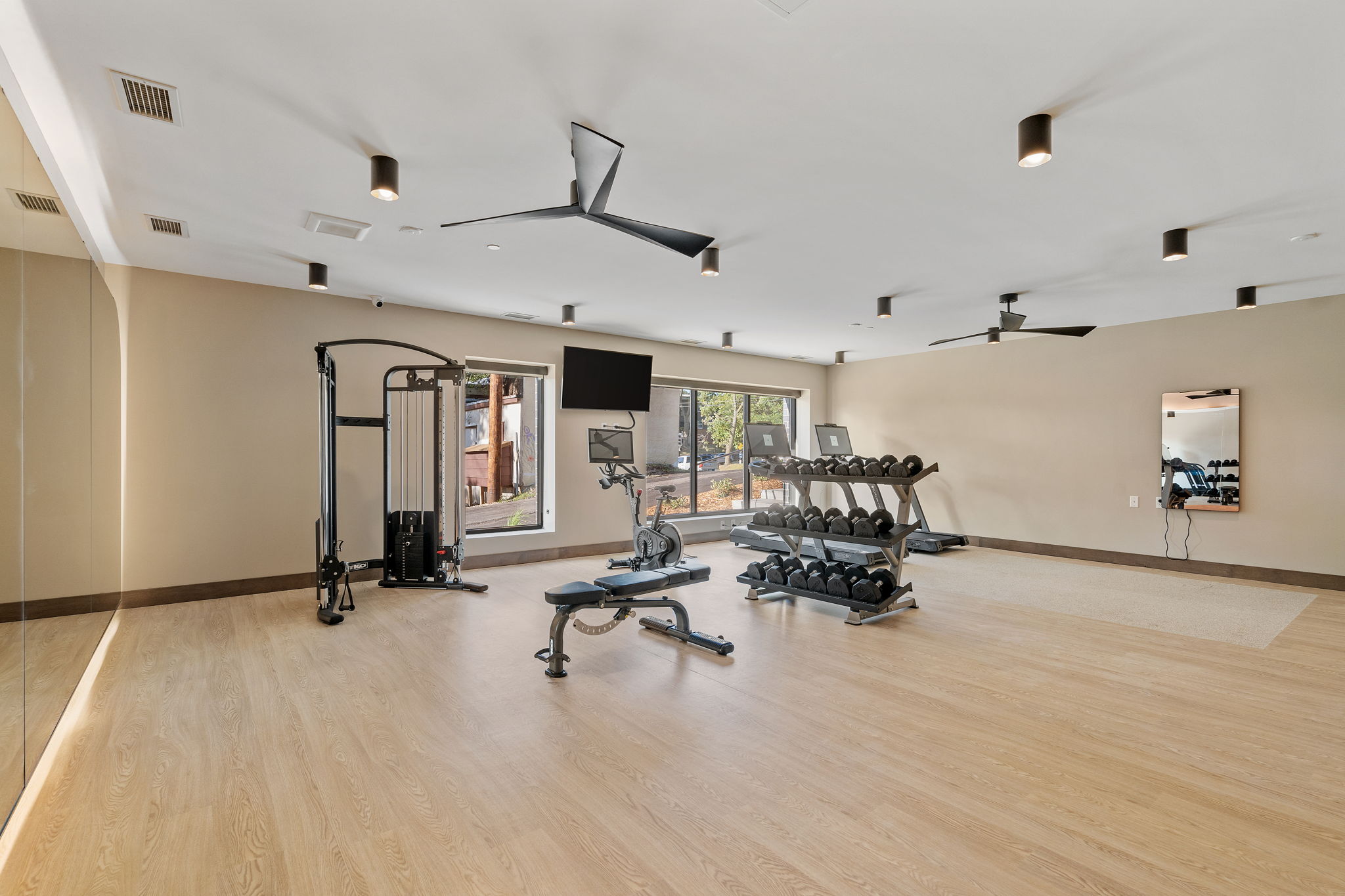 48-web-or-mls-470 Lexington Pkwy-48