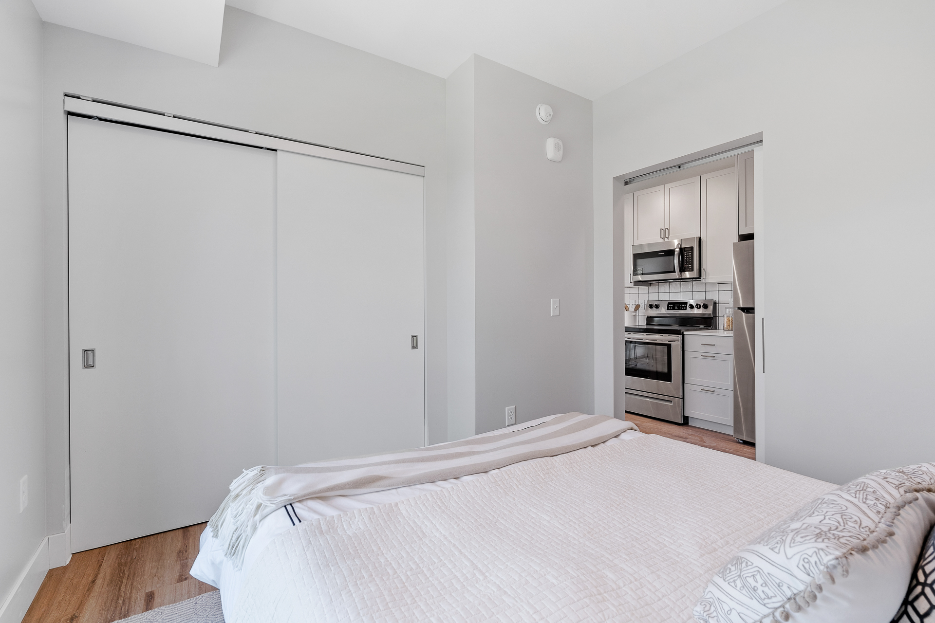 470 Lexington Pkwy S Web-9