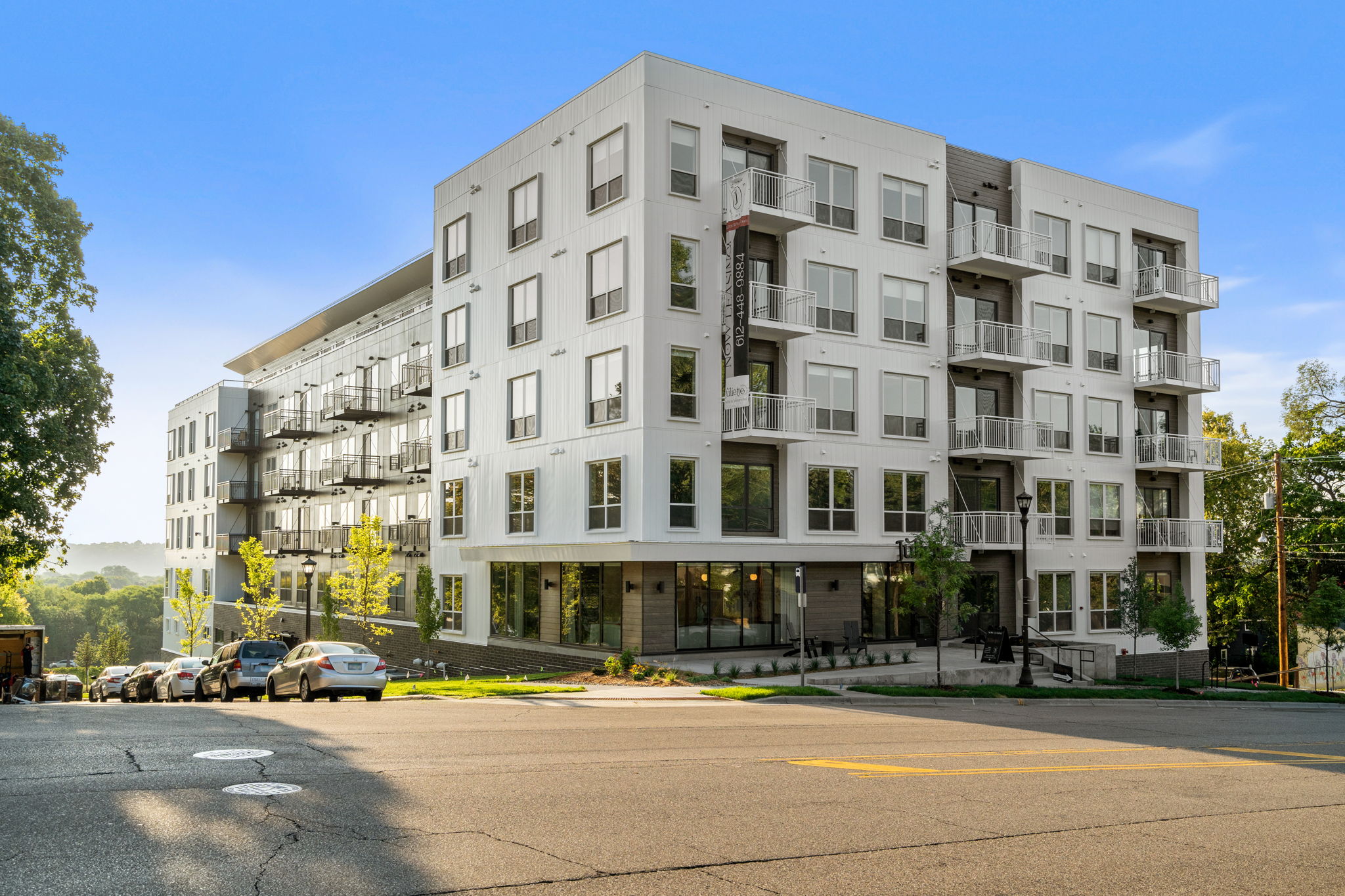 2-web-or-mls-470 Lexington Pkwy-2